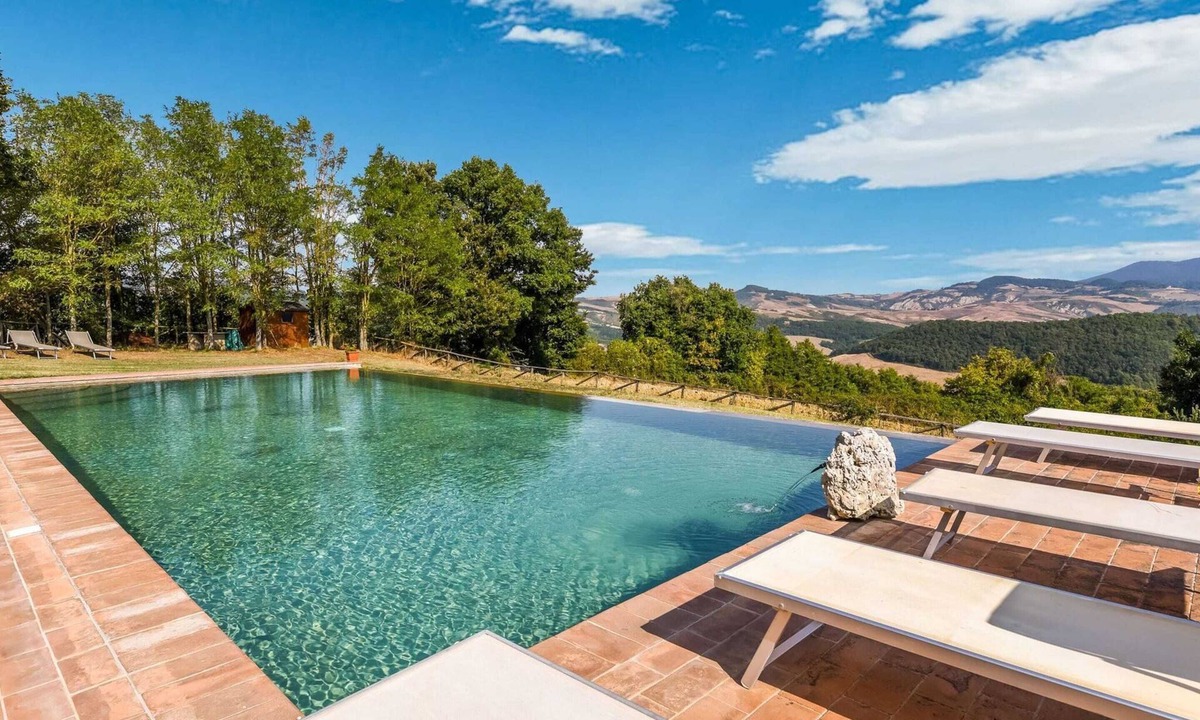 Celle sul Rigo House | Holiday Home in Celle Sul Rigo With Swimming Pool