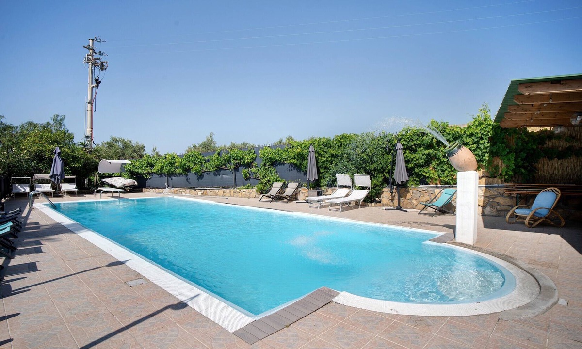 Sasso di Bordighera House | Holiday Home 'Casa Vacanza Le Primavere' with Sea View, Wi-Fi and Air Conditioning
