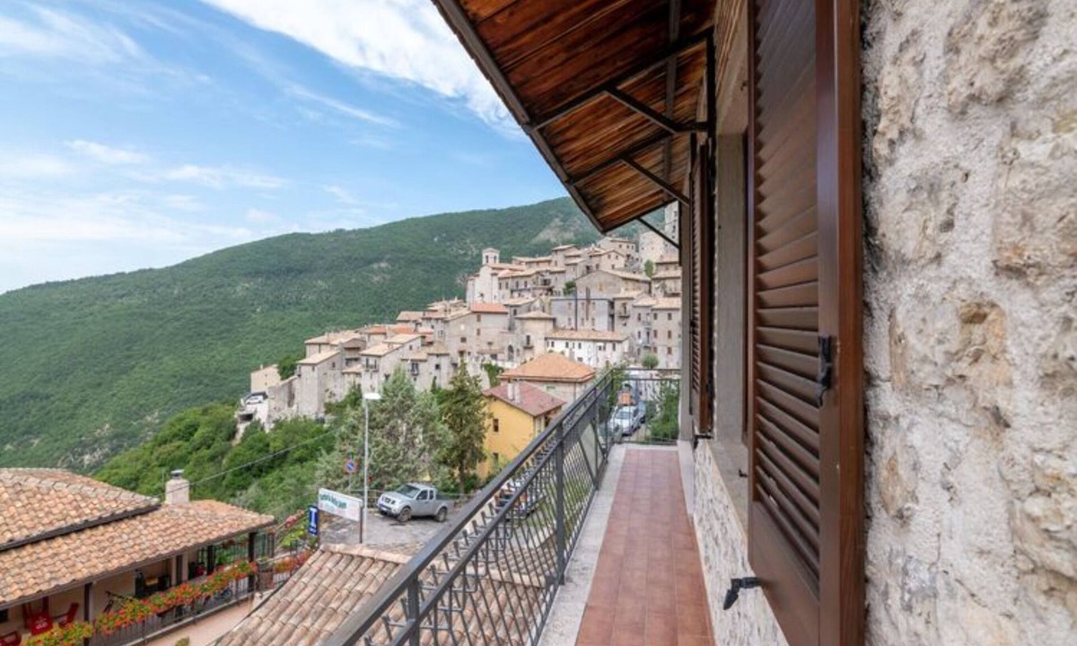 Polino House | Holiday Home "Casa Castiglia" with Private Garden