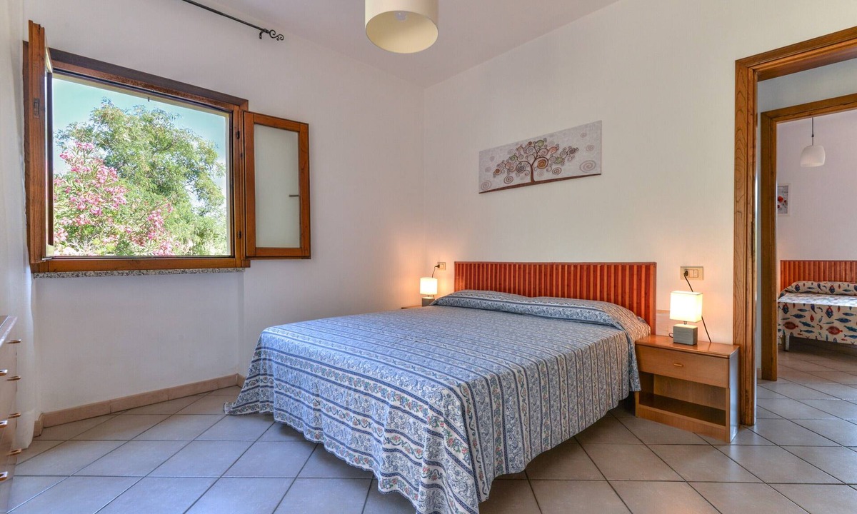 Procchio House | Holiday Home "Castagnola" with Private Garden and Terrace