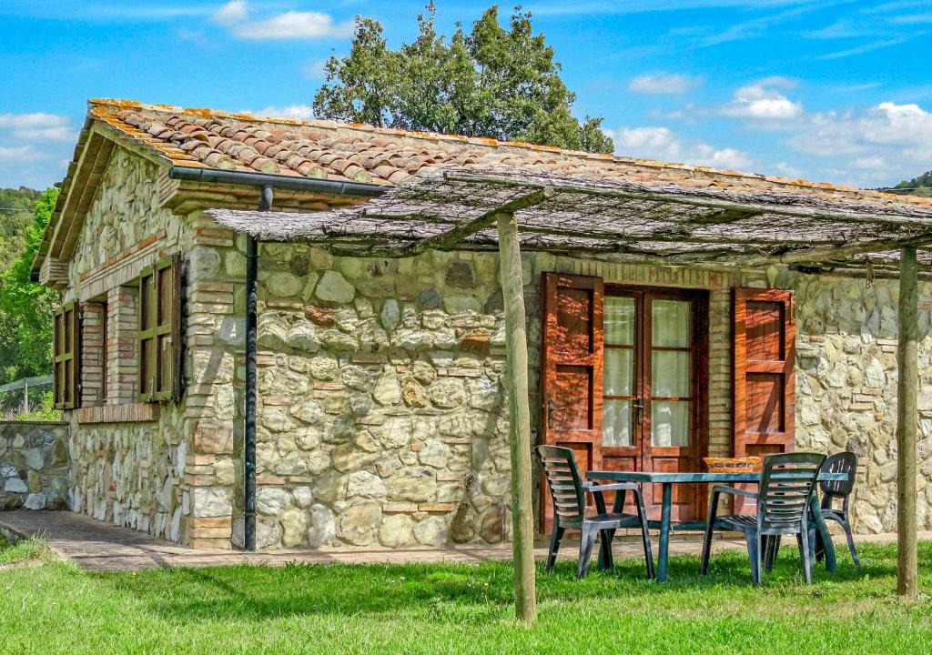 Pomarance House | Holiday Home Ginestra by Interhome