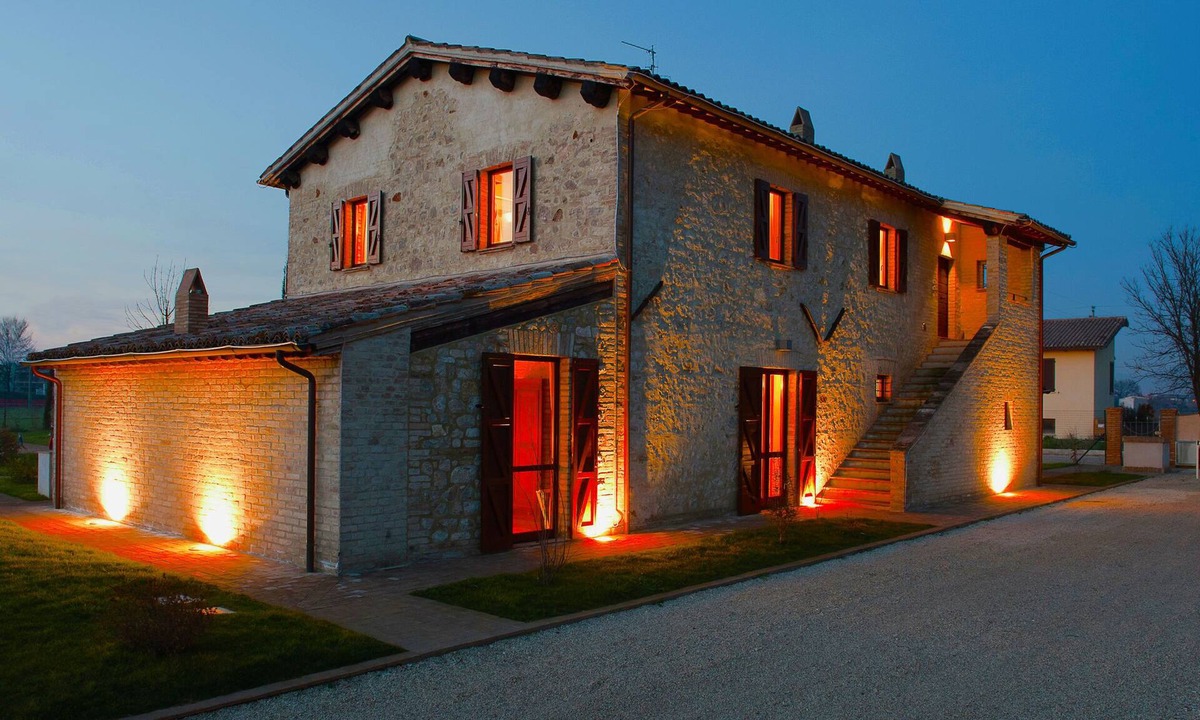Foligno House | Holiday Home in Foligno with Pool & Terrace