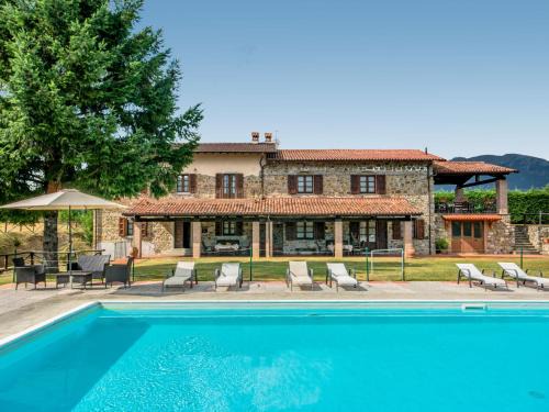 Colle Aprico House | Holiday Home La Fenice - 08 pax by Interhome