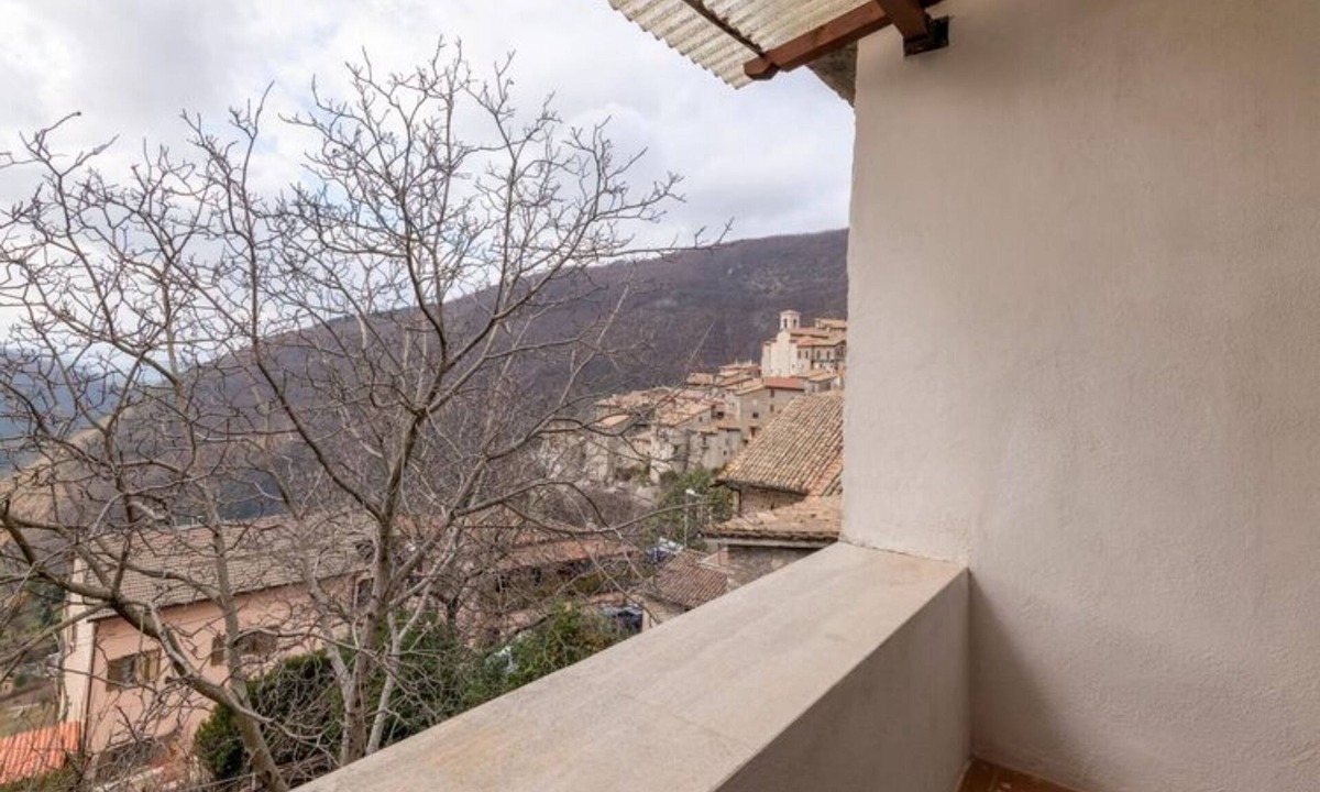 Polino House | Holiday Home 'Romano' with Mountain View, Private Terrace and Balcony