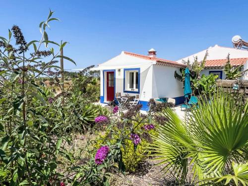 Cabeco de Aguia House | Holiday Home Sonne- Meer- Natur im gemütlichen Ferienhaus by Interhome