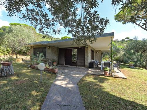 Castiglione della Pescaia House | Holiday Home Villa Anna by Interhome
