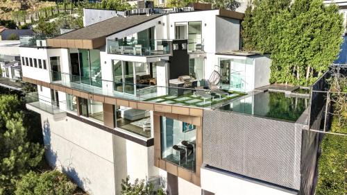Hollywood Hills West Villa | Hollywood Hills 6BR Luxury Home w Pool, Theater & Panoramic Views