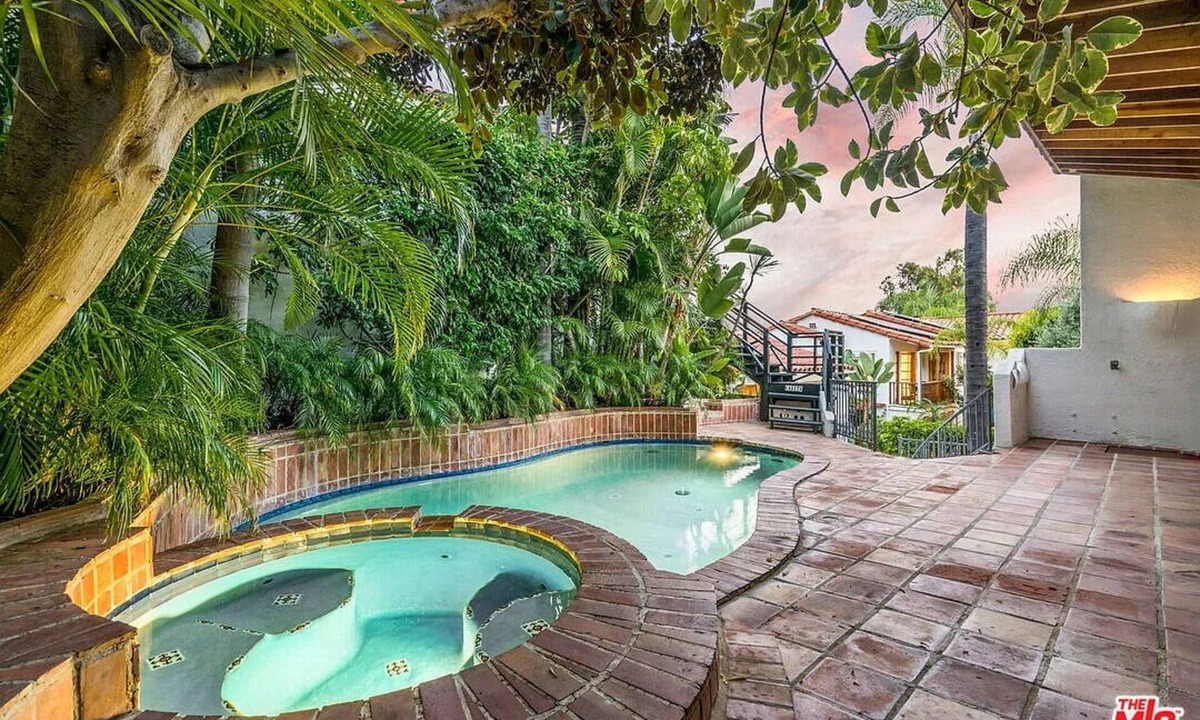 Hollywood Hills West Villa | Hollywood Villa, The Best location! 1 Block From Hollywood Blvd.