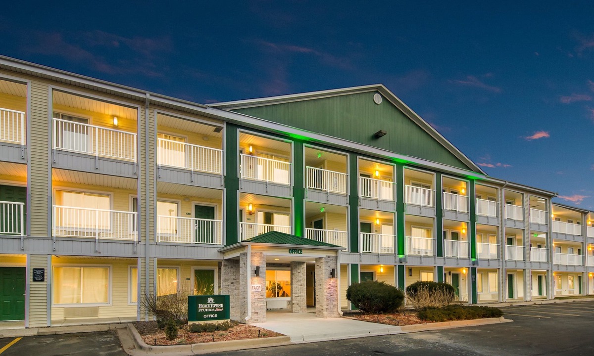 Glendale Hotel | HomeTowne Studios By Red Roof Denver - Glendale/Cherry Creek