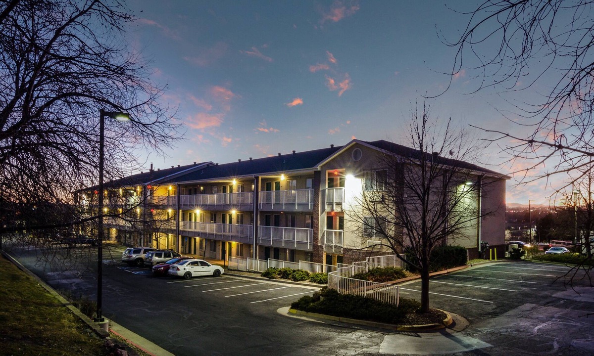 Thornton Hotel | HomeTowne Studios by Red Roof Denver - Thornton