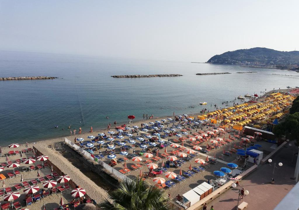 San Bartolomeo al Mare Hotel | Hotel Adrimer