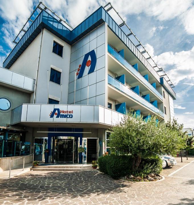Marina di Citta Sant'Angelo Hotel | Hotel Amico