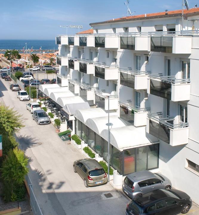 Torre Pedrera Hotel | Hotel Ciondolo D'Oro PARCHEGGIO GRATIS