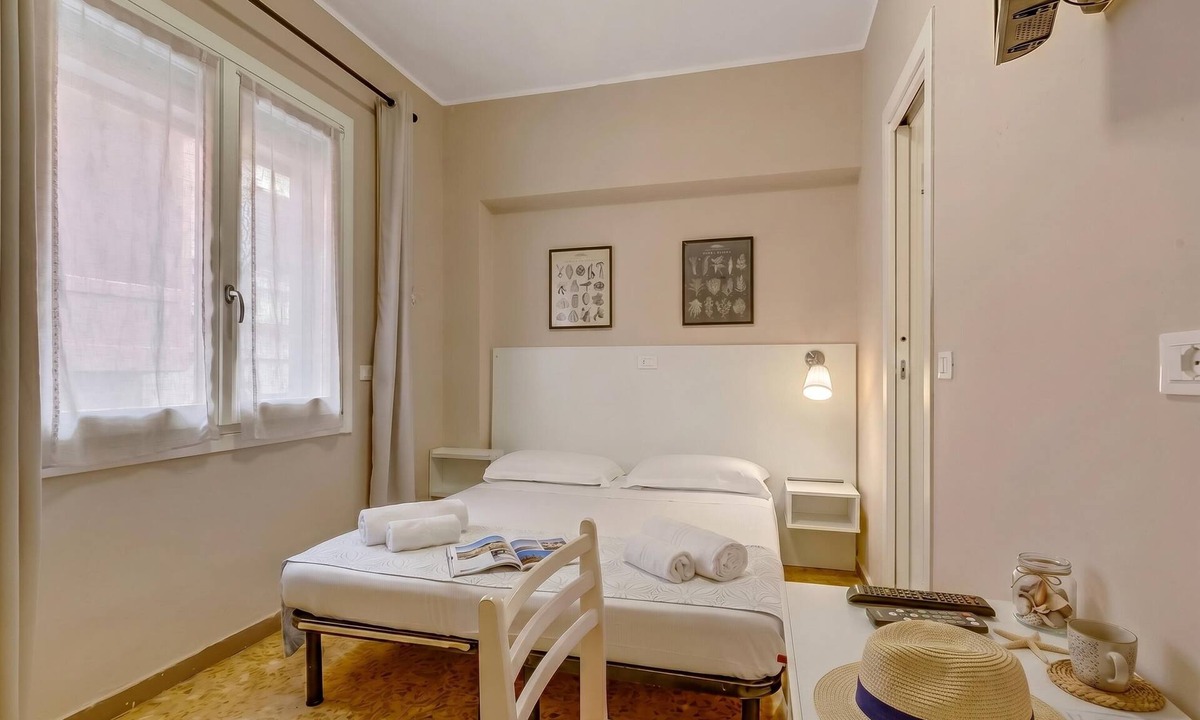 Laigueglia Hotel | Hotel Del Golfo 66, Laigueglia, Italy