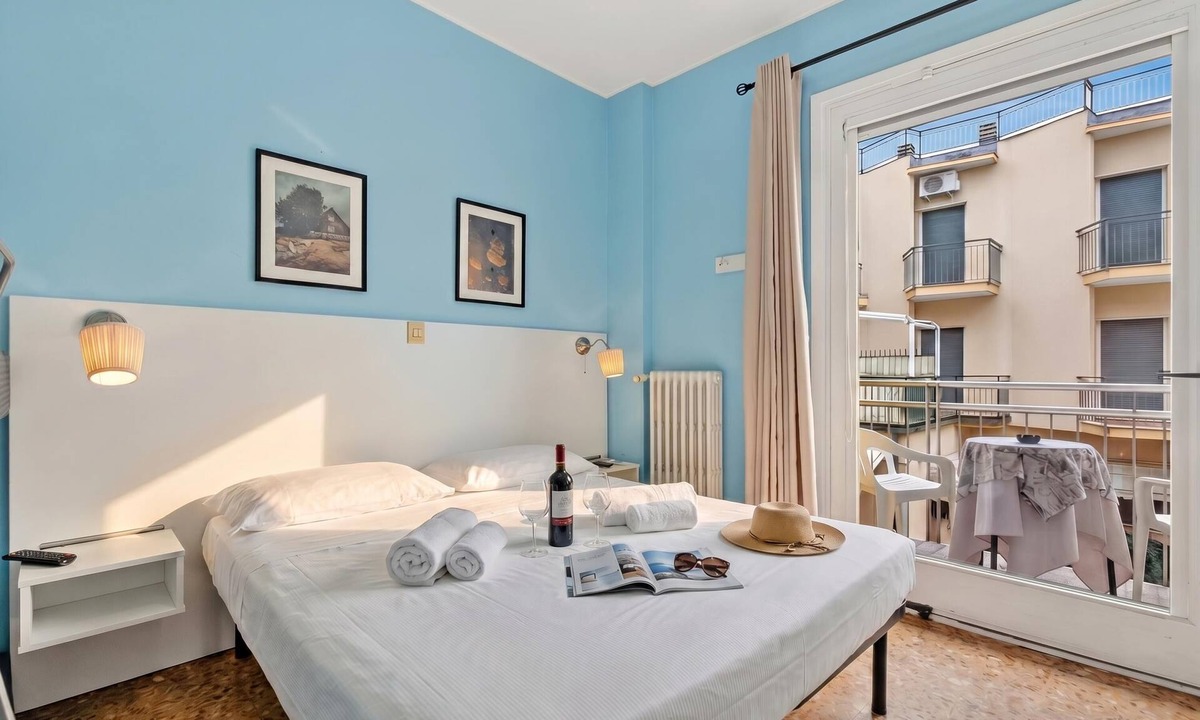 Laigueglia Hotel | Hotel Del Golfo 68, Laigueglia, Italy
