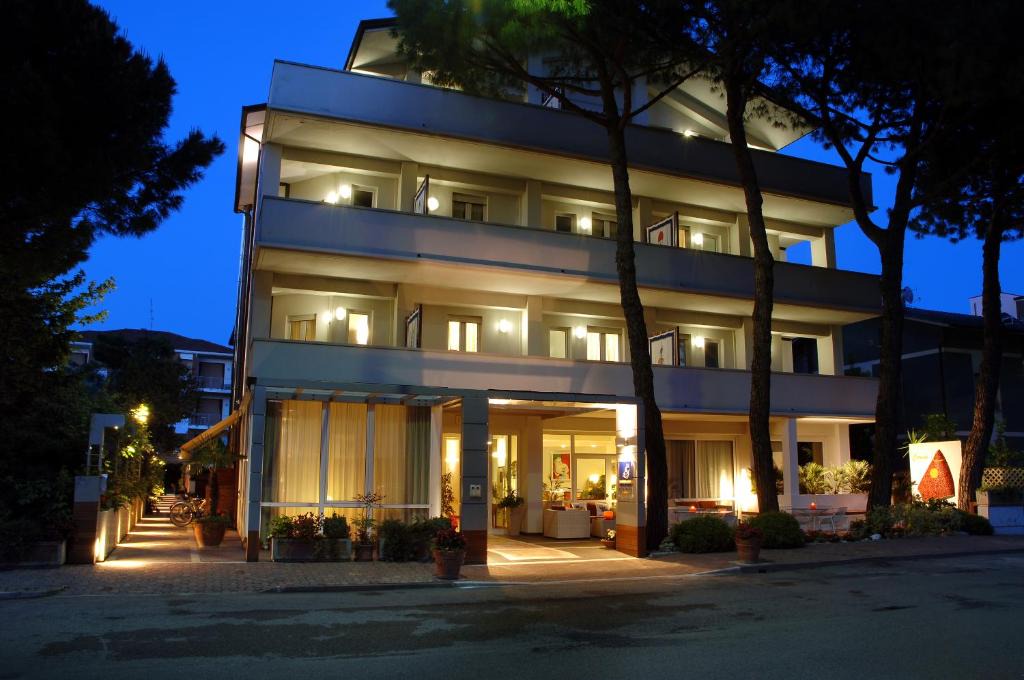 Pinarella Apartment | Hotel Eros Residence