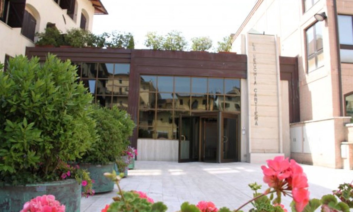 Colle di Val d'Elsa Hotel | Hotel La Vecchia Cartiera