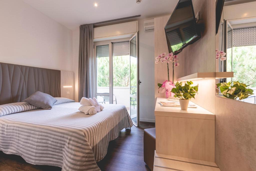 Pinarella Hotel | Hotel Loretta & Dependance