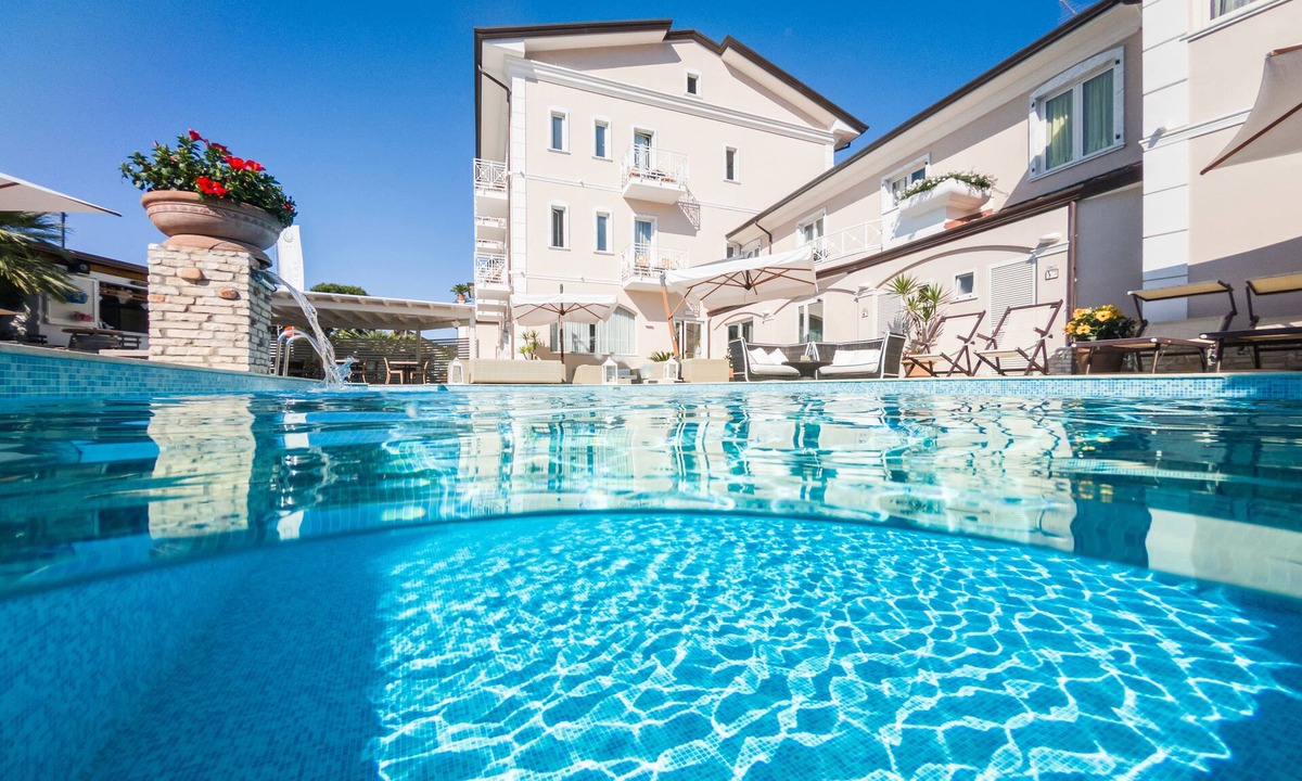 Marina di Massa Hotel | Hotel Luna