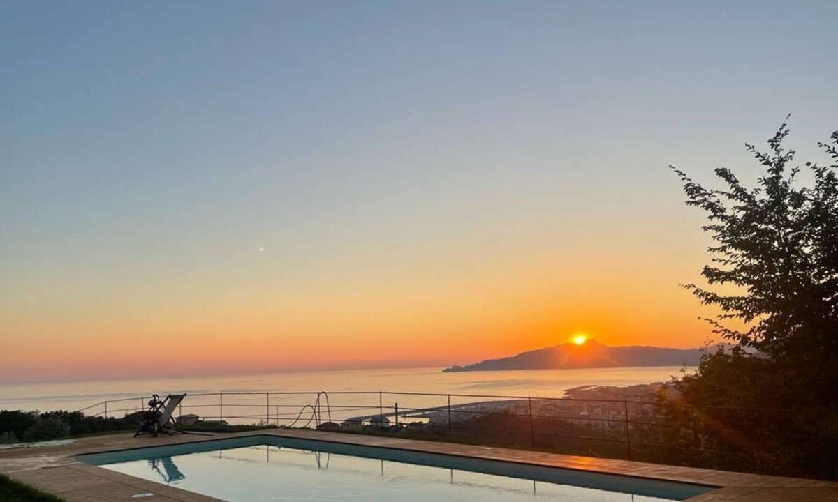Lavagna House | HOUSE AMONG OLIVE TREES "A STONE'S THROW"FROM THE SEA