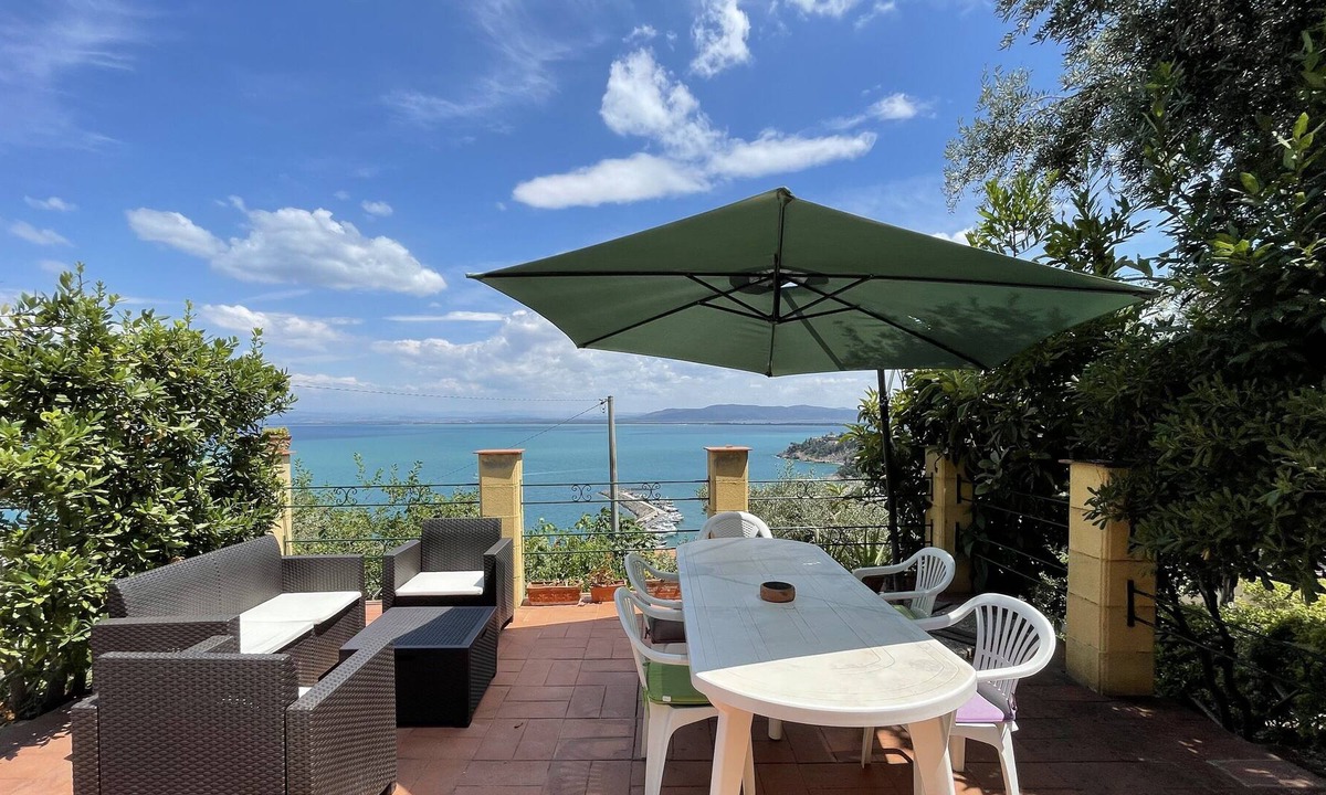 Porto Santo Stefano House | House with garden and panoramic terrace on the sea