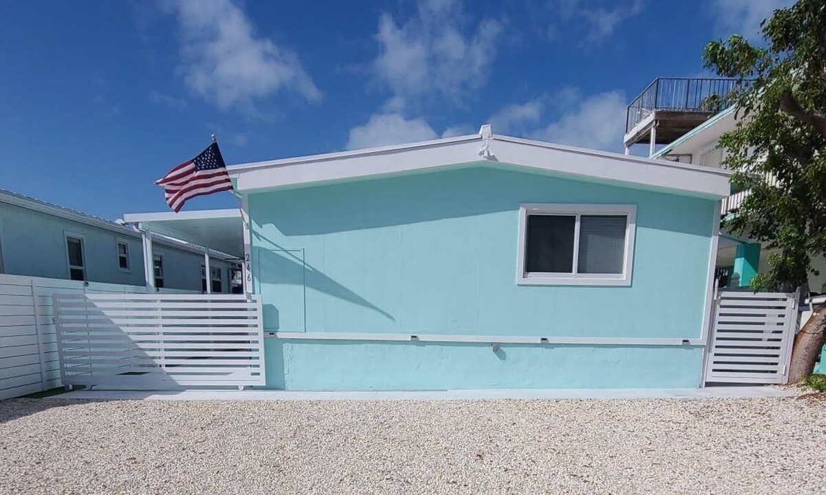 Blue Waters House | Ideal Keys Getaway! Bring your family, boat and enjoy Keys living!