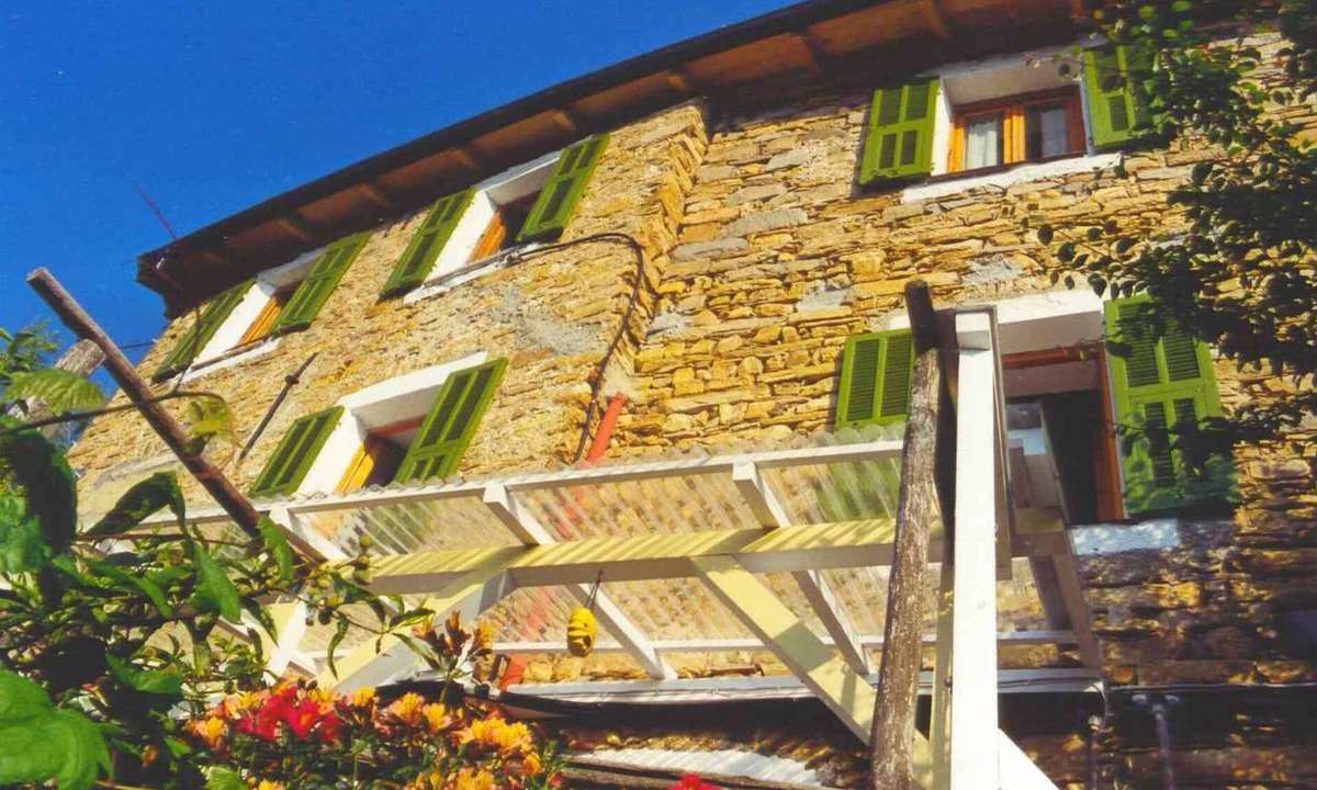 Badalucco Apartment | Idyll. Vacation herrl. View, tranquility, nature, garden with jacuzzi