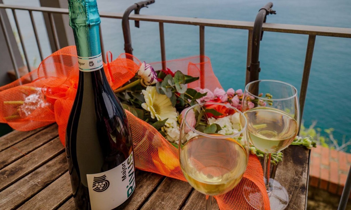 Manarola Apartment | Il Baluardo Sea View Apartment on the Cliff