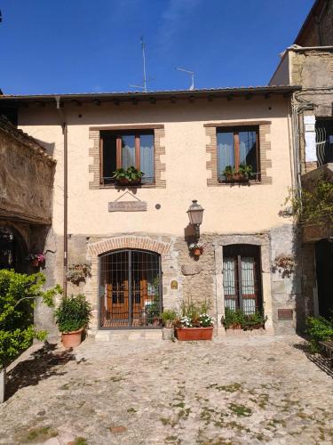 Capena House | Il Cortile del Castello