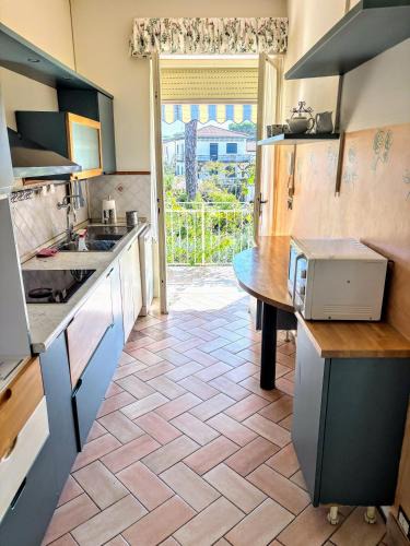 Cinquale Apartment | Il Sole in Terrazza - A due Passi dal Mare - Private Garden and Parking