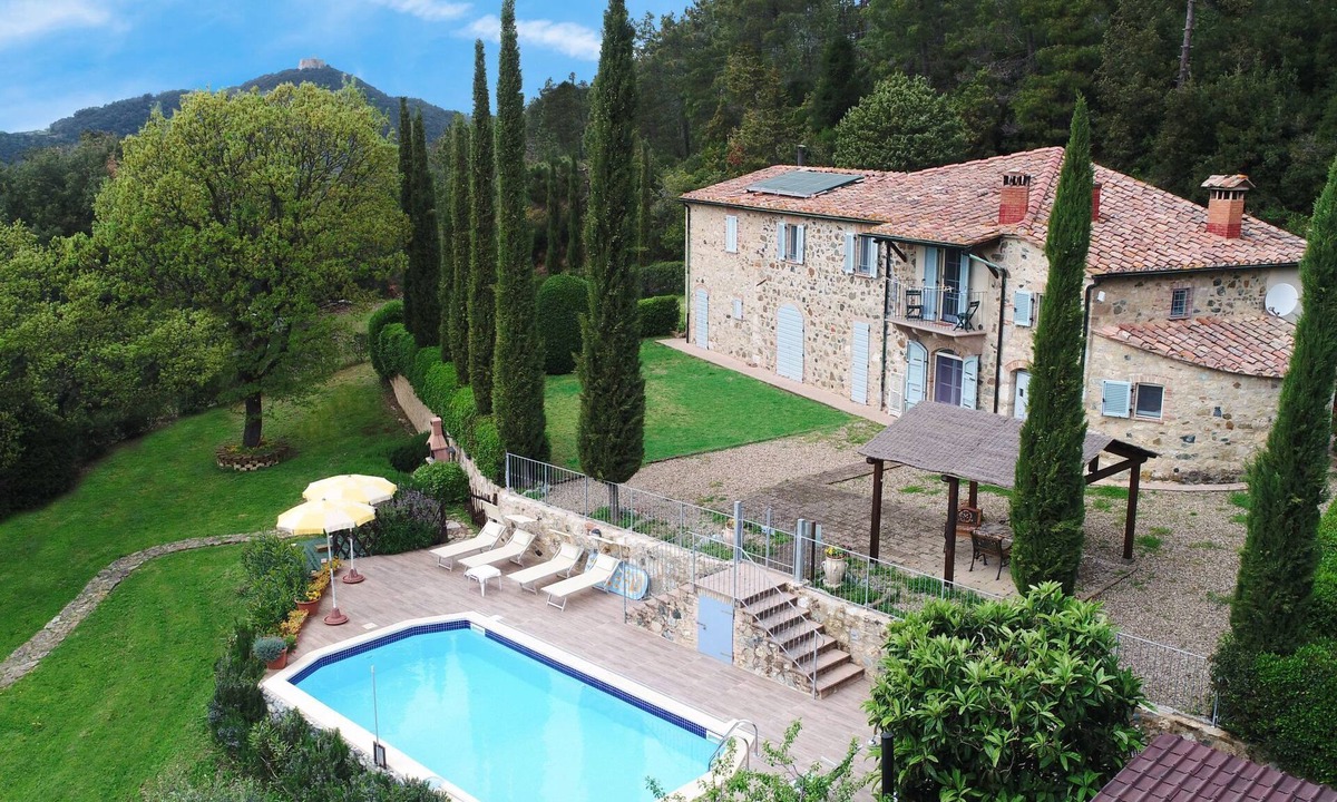 Montecastelli House | in Montecastelli Pisano mit beheiztem Whirlpool by Interhome
