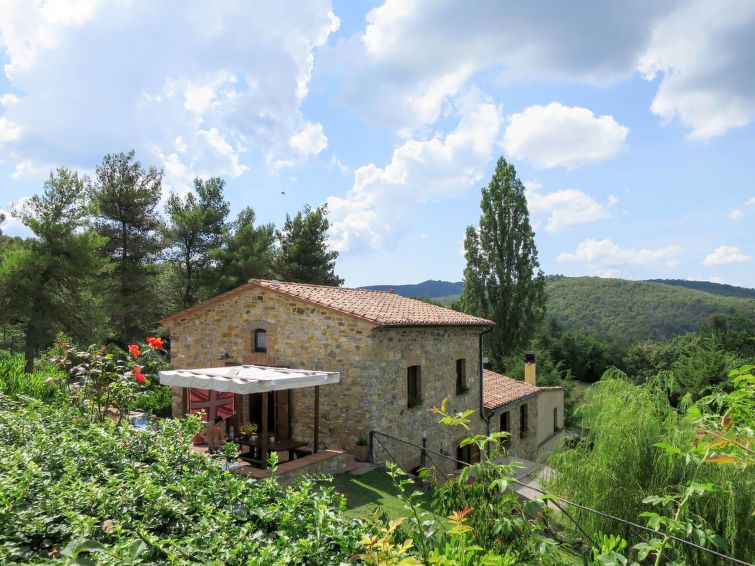 Castelnuovo di Val di Cecina Villa | One bedroom Villa, sleeps 4 in Sasso Pisano with Pool, Air Con and WiFi
