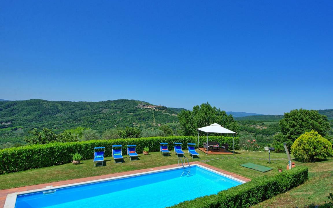 Civitella in Val di Chiana Villa | 400 m² Villa ∙ 4 bedrooms ∙ 9 guests