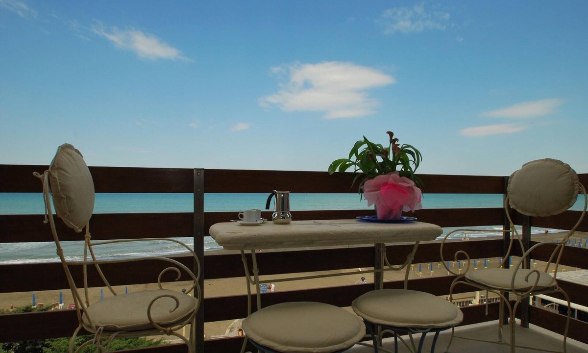 Marina di Castagneto Carducci Apartment | Vespucci by Holiday World