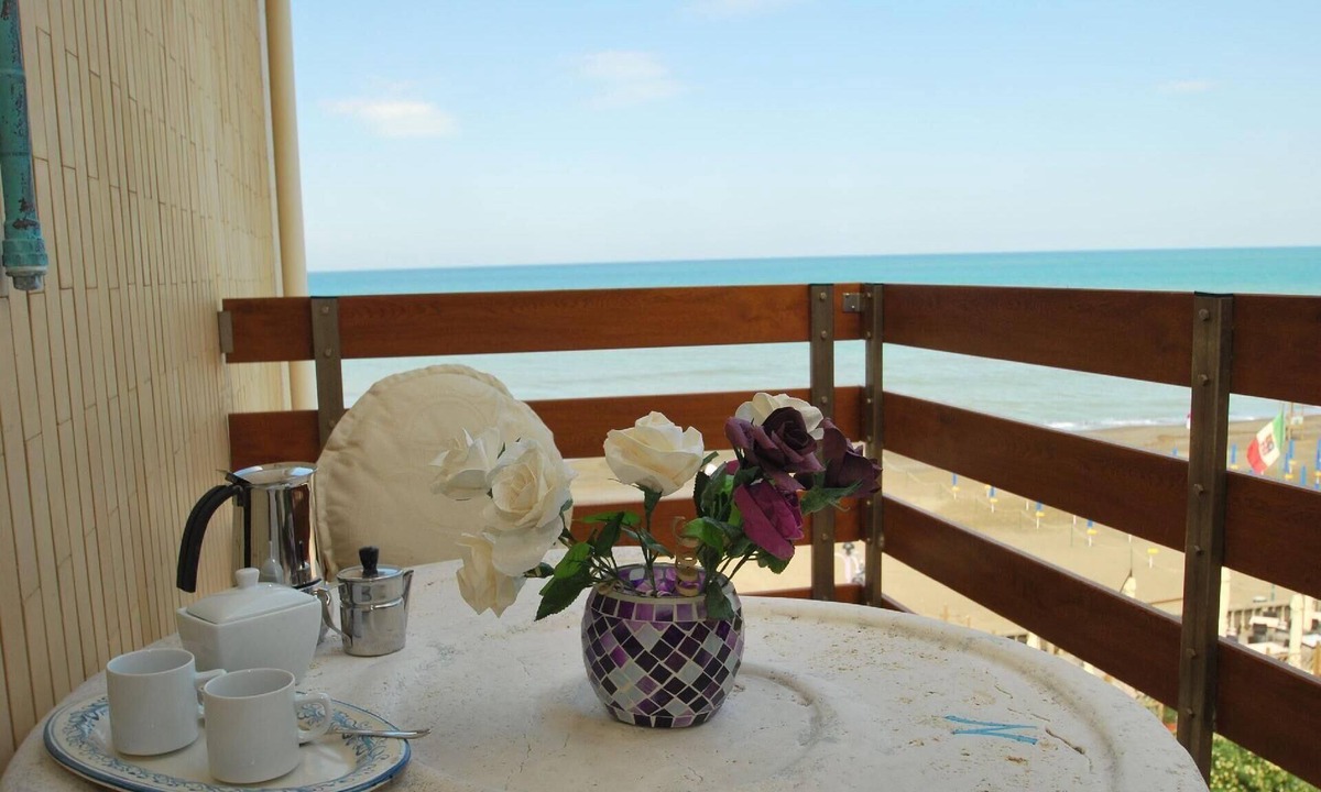 Marina di Castagneto Carducci Apartment | one-room apartment 'Murex' near the beach