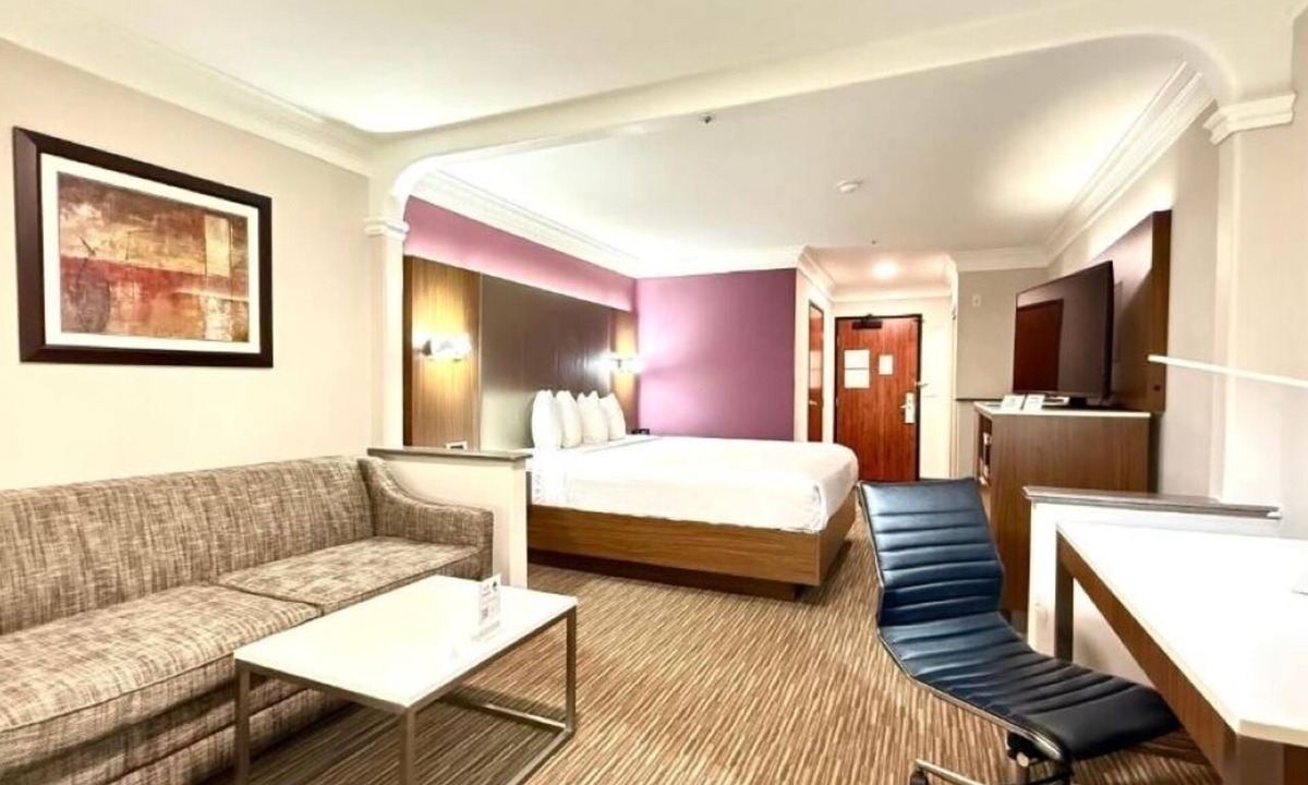 Inglewood Hotel | Jetsetter's Delight | Spacious Stay w/Pool Near Top LA Destinations
