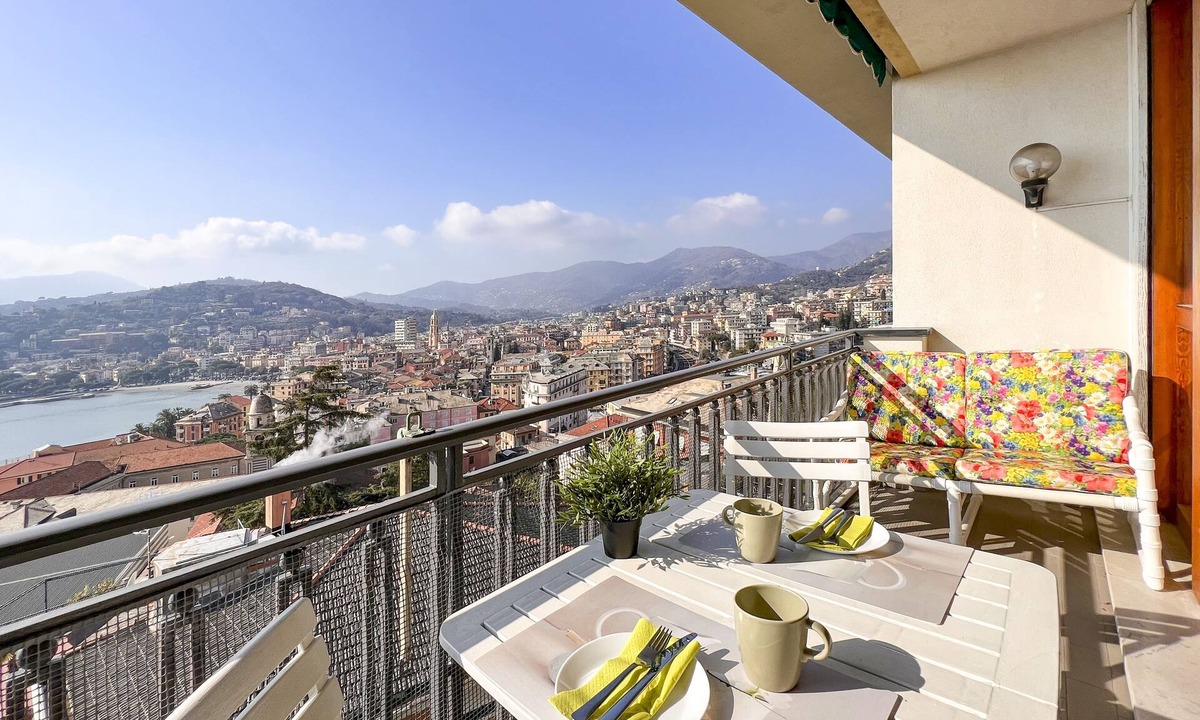 Rapallo Apartment | JOIVY Apartment In Rapallo W/Gulf View