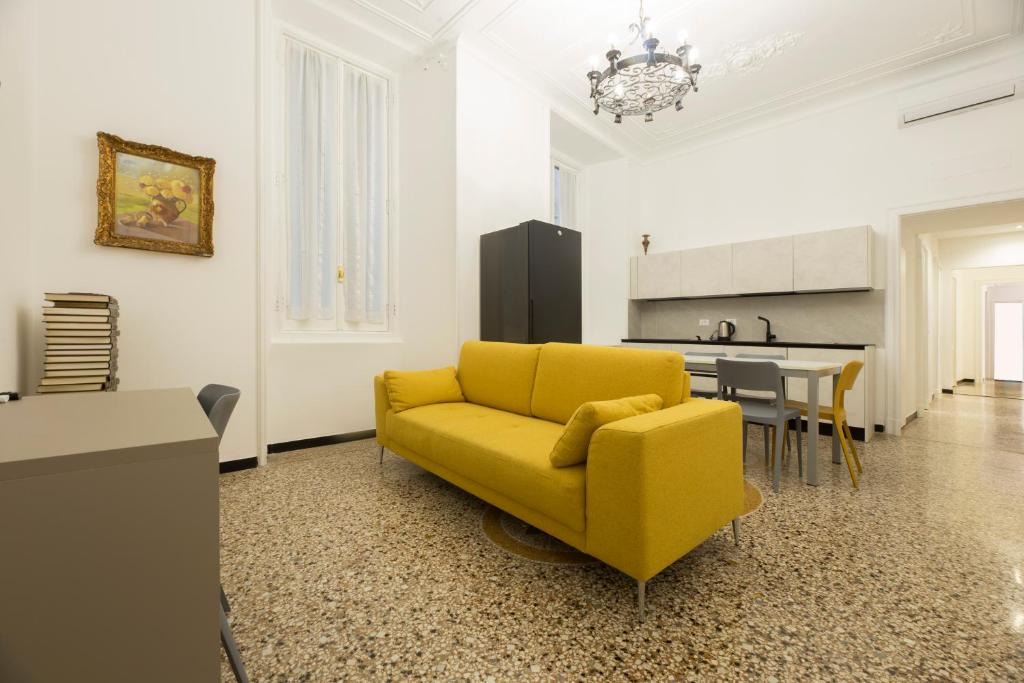 Pre Apartment | JOIVY Spacious 5-Bedroom Flat with Balcony in Central Genoa