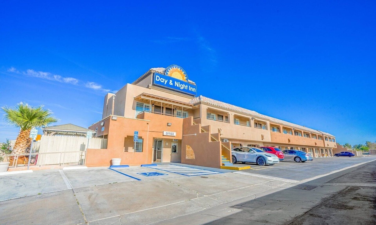 Hesperia Apartment | King Bed|Non-Smoking