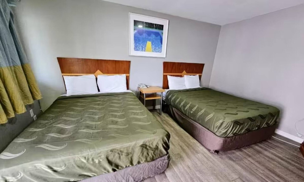 Ridgecrest Apartment | King Bed Studio w/Kitchenette Perfect for Guests Exploring Ridgecrest Region