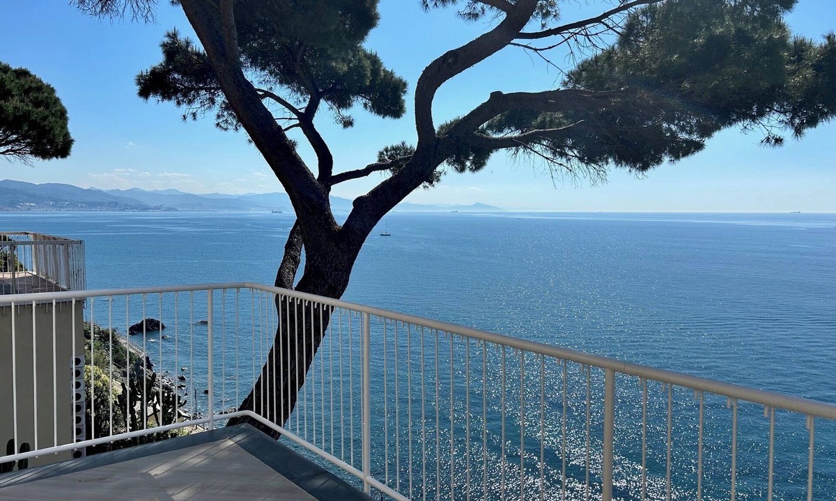 Arenzano Villa | L'Ile d'Azur - Three Bedroom Villa, Sleeps 6