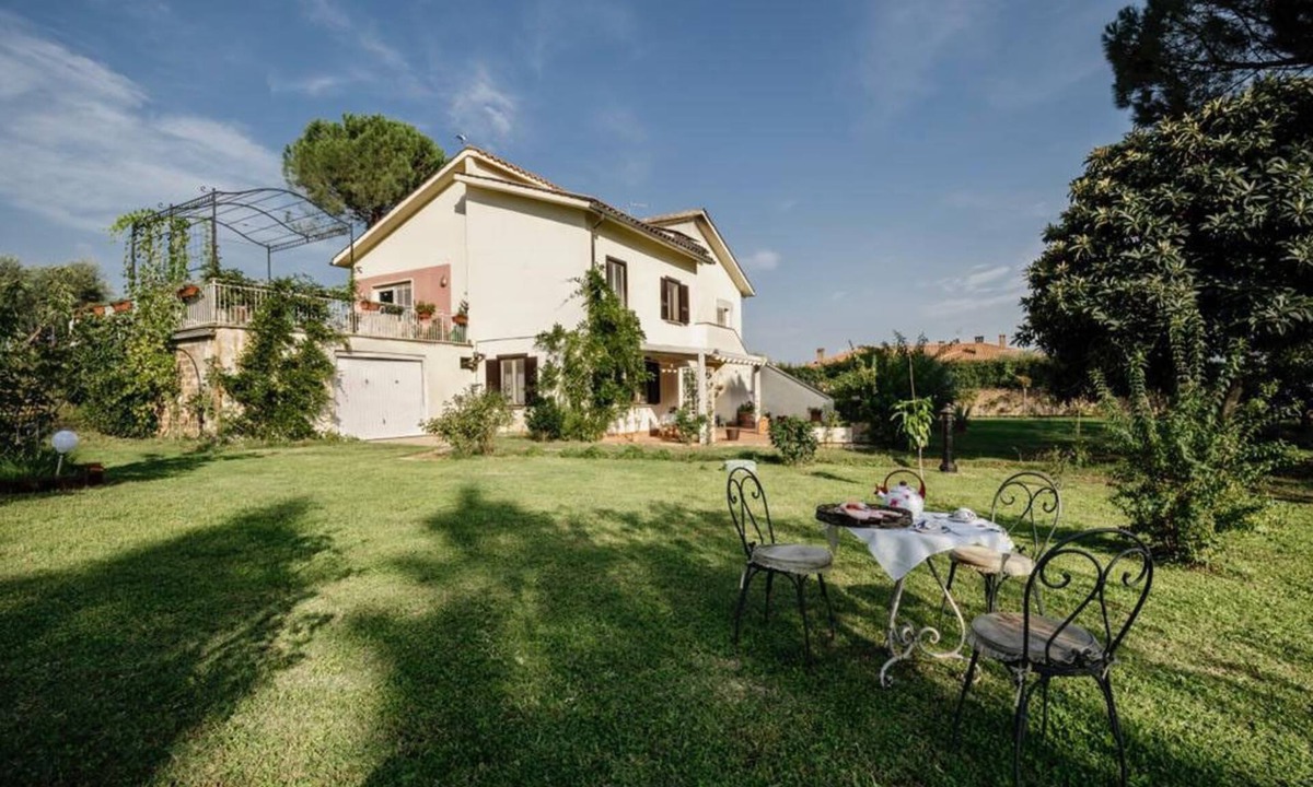 Fabrica di Roma Apartment | La Casa Dei Fiori-Oasis of peace in Fabrica di Roma