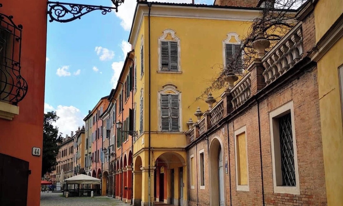 Old Town Apartment | La Cocinella: Elegant Modena Stay Steps from Cathedral & Fine Dining