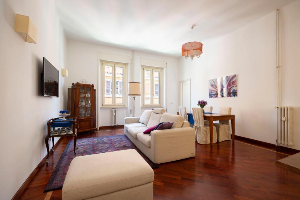 Parioli Apartment | La Divina Duse