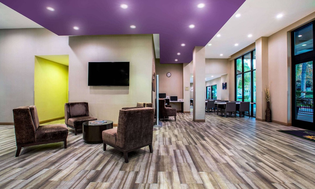 Pomona Hotel | La Quinta Inn & Suites by Wyndham Pomona