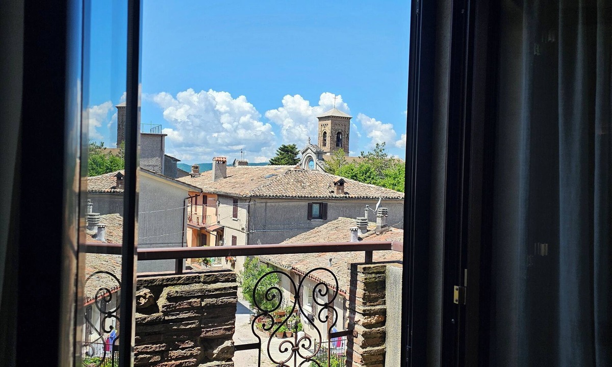 Fossato di Vico House | La Rosa dei Venti - Grecale [Country House]