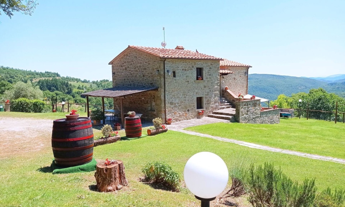 Pieve di Chio Apartment | La Rosa Wohnung by Interhome