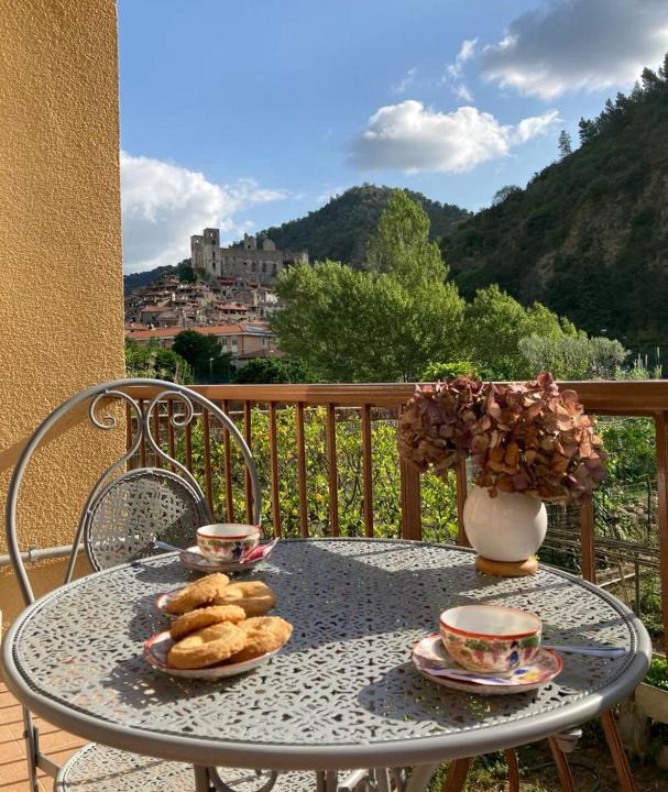 Dolceacqua Apartment | La Tillanzia