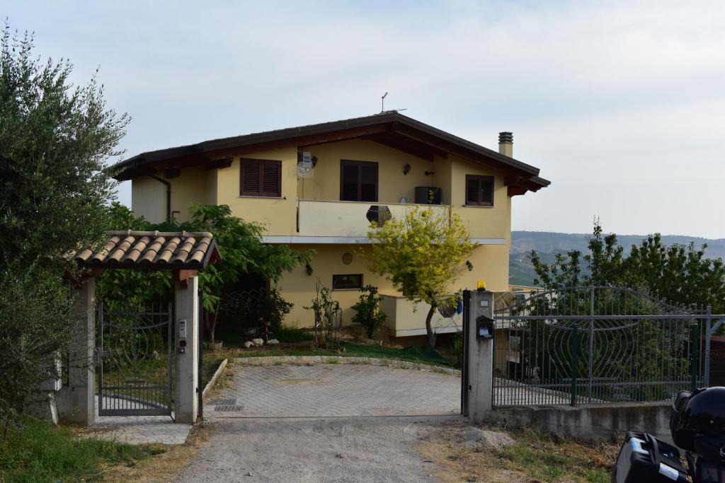 Citta Sant'Angelo Bed & Breakfast | LA VILLA IN CAMPAGNA