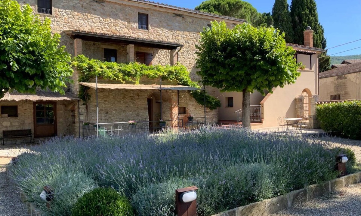 Passignano sul Trasimeno Apartment | Lake Trasimeno tranquil retreat